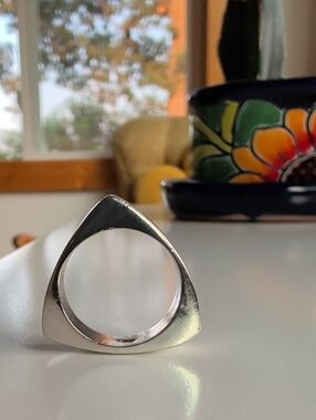 Mexico 925 Sterling Silver Triangle Band Ring - Size 7.75